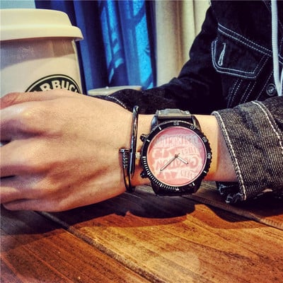 Μοντέρνο ανδρικό ρολόι με λουρί σιλικόνης - τρία μοντέλα