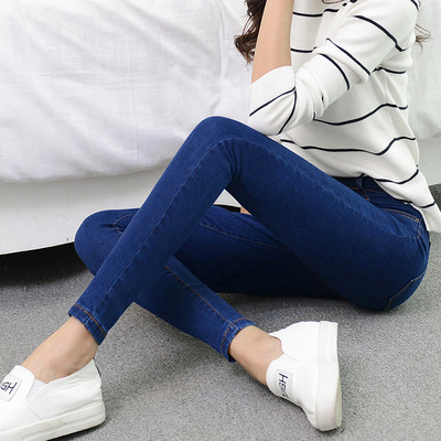 Stílusos női farmer Karcsú modell és magas derék, több színben