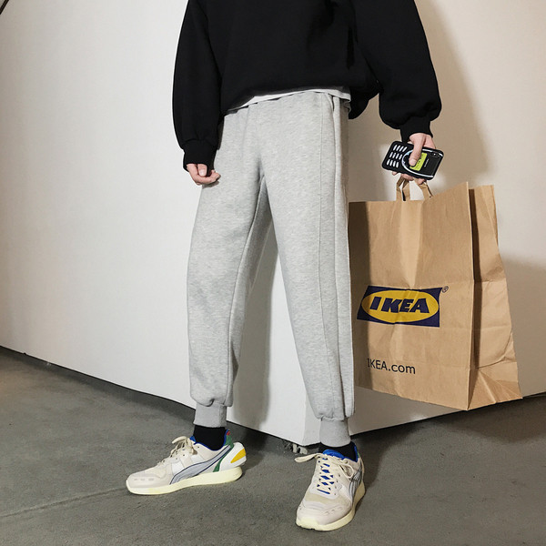 Ανδρικά παντελόνια σε τρία χρώματα με τσέπες