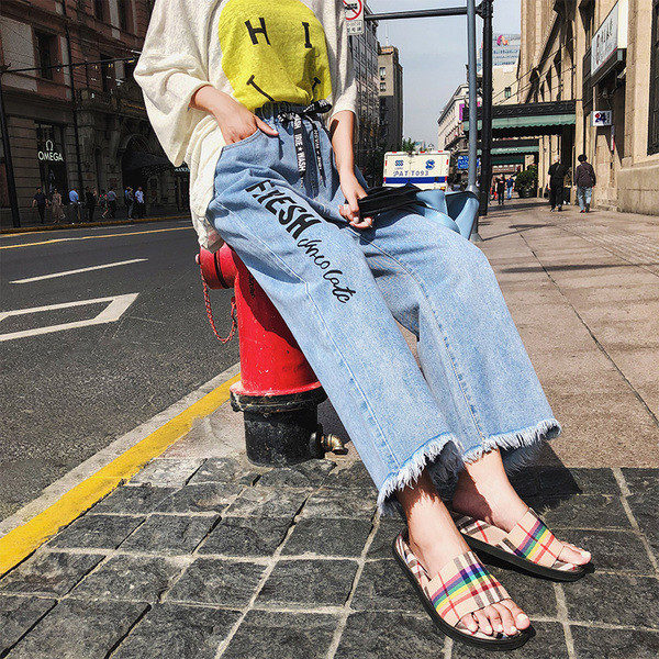 Model nou blugi dama model lat cu inscriptie