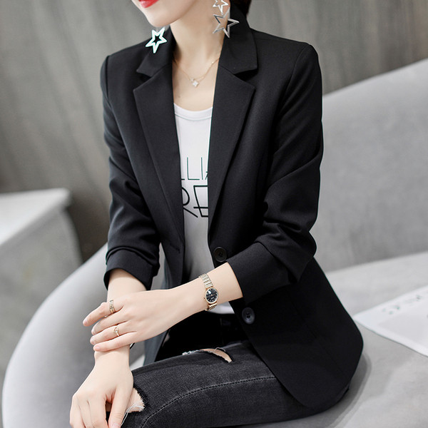 Stílusos női kabát fehér és fekete színben