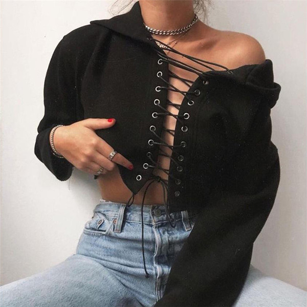 Γυναικεία μπλούζα με κουκούλα και κορδόνια σε μαύρο χρώμα