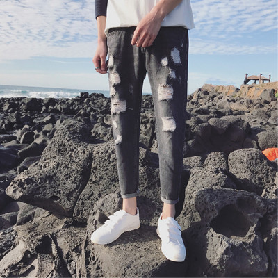 Modern férfi farmer két színben, szakadt motívumokkal