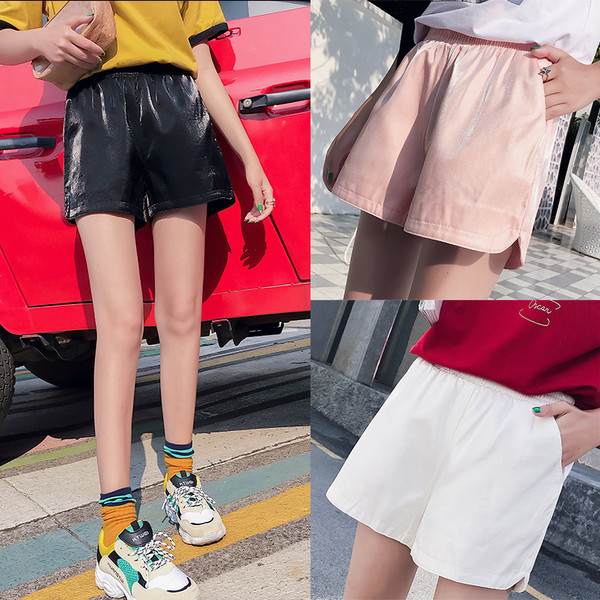 Alkalmi női rövidnadrág elasztikus derékkal, három színben