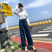 Κομψά γυναικεία τζην με ψηλή μέση και λευκή δαντέλα