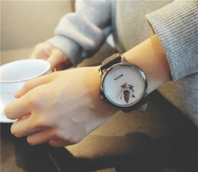 Férfi napi karóra fekete-fehér színben