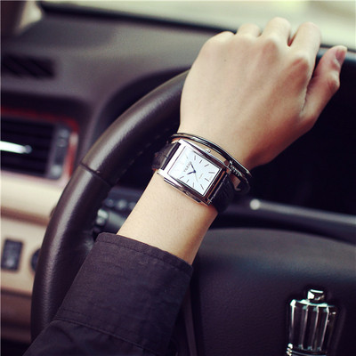 Κομψό ρολόι για άνδρες με πράσινο δερμάτινο λουρί σε τρία χρώματα