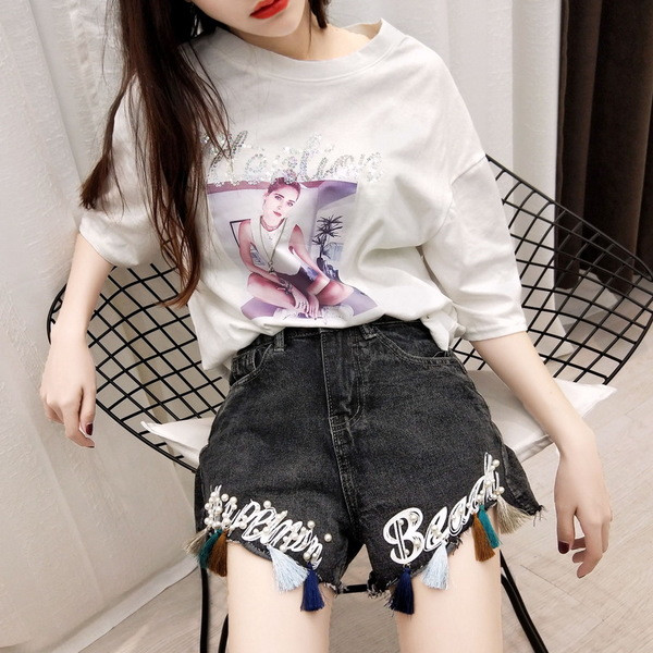 Modern női rövidnadrág bojtos elemmel több színben