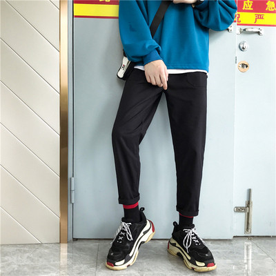 Μοντέρνα ανδρικά παντελόνια σε τέσσερα χρώματα