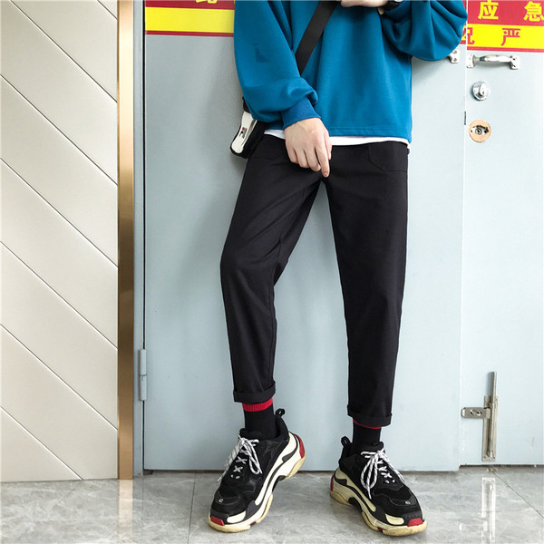 Μοντέρνα ανδρικά παντελόνια σε τέσσερα χρώματα