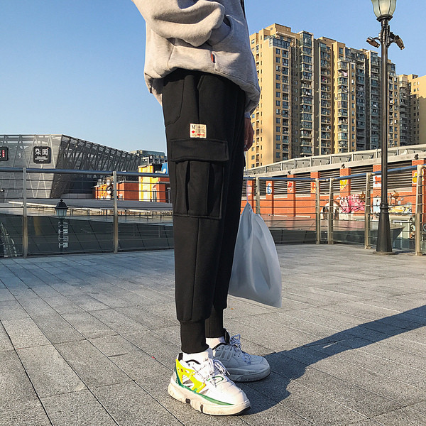 Μοντέρνα ανδρικά αθλητικά παντελόνια σε δύο χρώματα