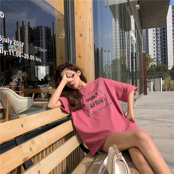 Μοντέρνο μοντέλο γυναικείο μπλουζάκια σε τρία χρώματα