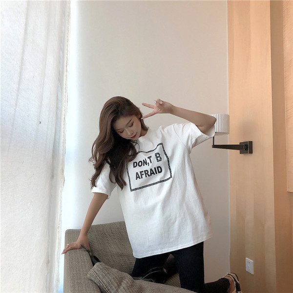 Μοντέρνο μοντέλο γυναικείο μπλουζάκια σε τρία χρώματα