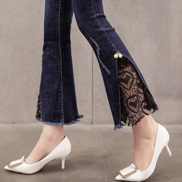 Κομψά γυναικεία τζιν με ψηλή μέση και δαντέλα