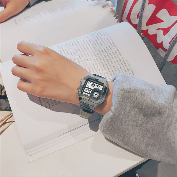 Férfi és női terepszínű karóra négy színben