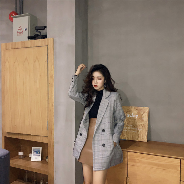 Stílusos női kockás kabát hosszú modell két színben