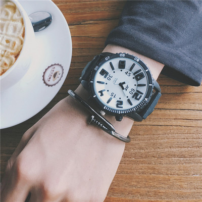 Ceas barbatesc in mai multe culori cu curea din silicon