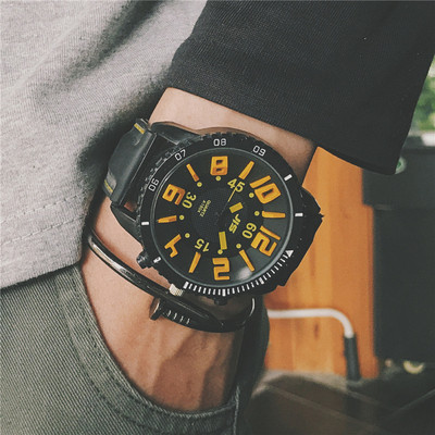 Ceas barbatesc in mai multe culori cu curea din silicon