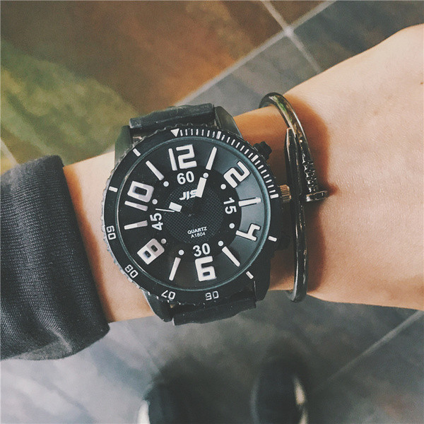 Ceas barbatesc in mai multe culori cu curea din silicon