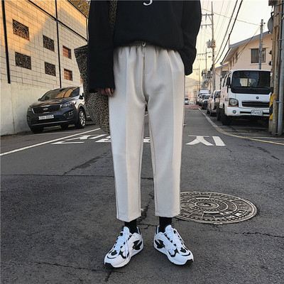 Divatos férfi nadrág két színben széles modellben