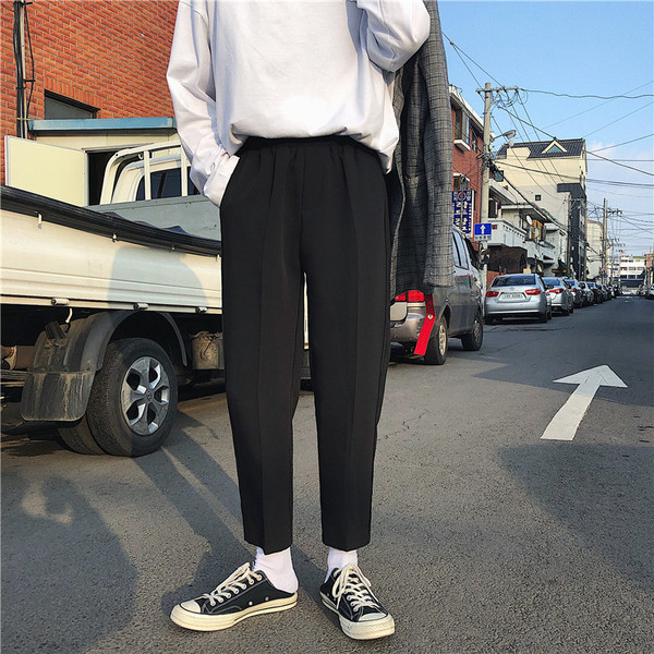 Divatos férfi nadrág két színben széles modellben