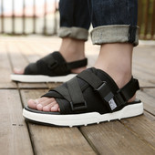 Alkalmi férfi szandál állítható csattal két színben