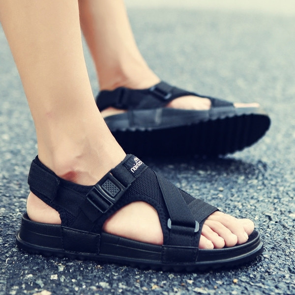 Modern férfi szandál két színben