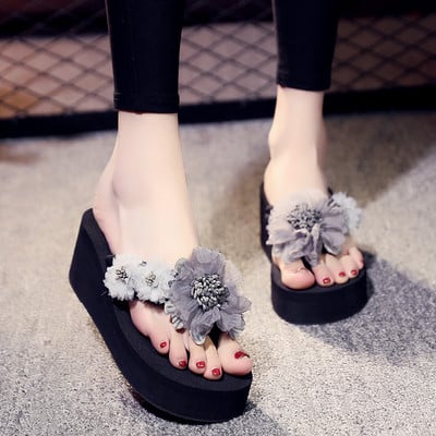 Papuci moderni de dama cu talpa inalta si element 3D in mai multe culori