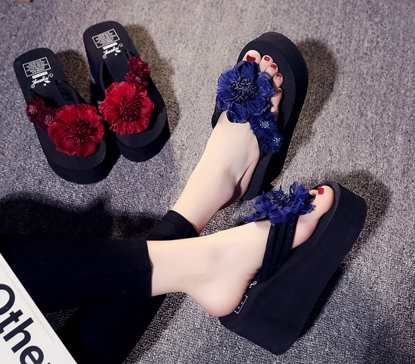 Papuci moderni de dama cu talpa inalta si element 3D in mai multe culori