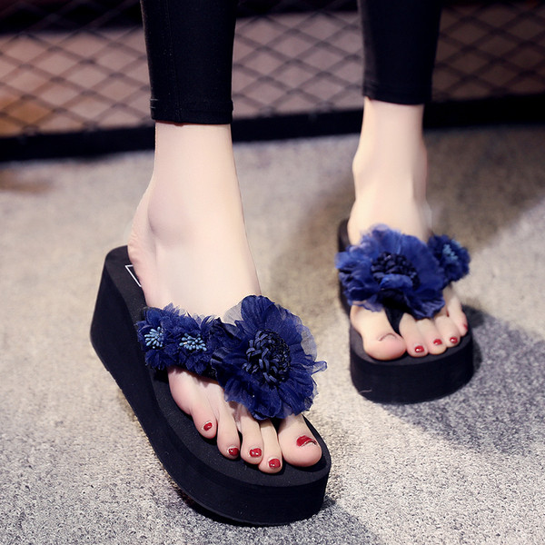 Papuci moderni de dama cu talpa inalta si element 3D in mai multe culori