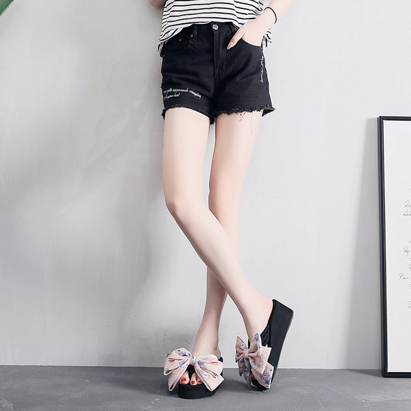 Papuci de damă cu talpă înaltă până la degete cu panglică