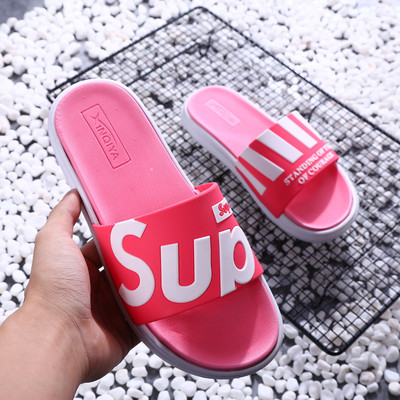 Aktuális férfi és női papucsok több színben felirattal