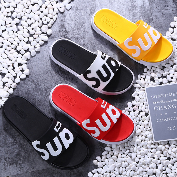 Aktuális férfi és női papucsok több színben felirattal