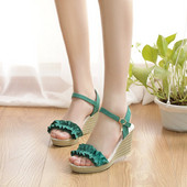 Stílusos női szandál három színben, magas talppal