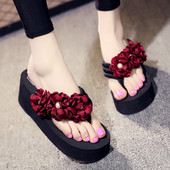 Női platform papucs 3D elemmel több színben