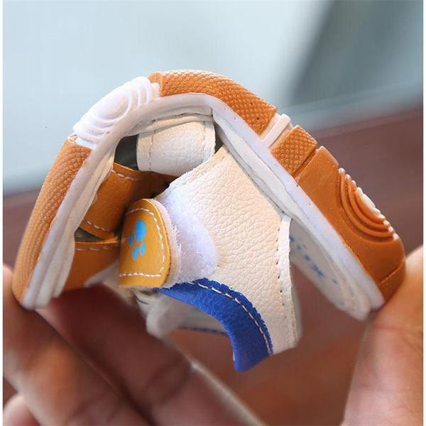 Modern gyerekszandál fiúknak három színben