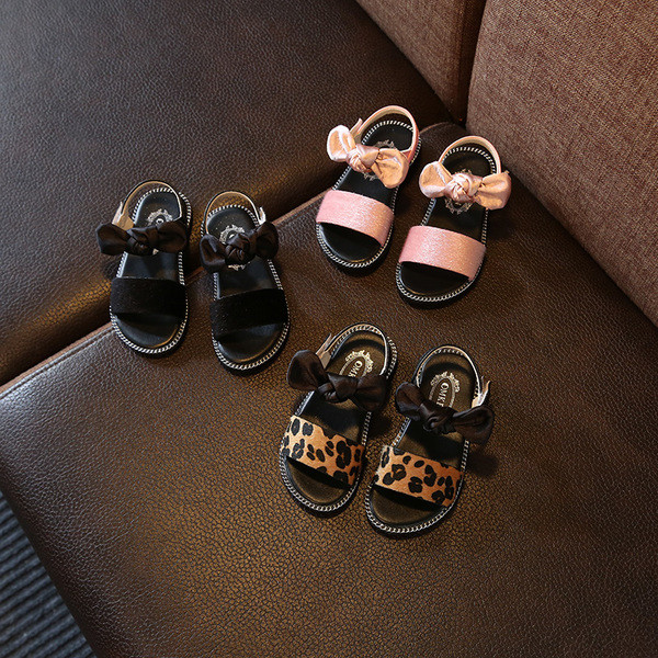 Modern gyerekszandál lányoknak három színben, szalagokkal