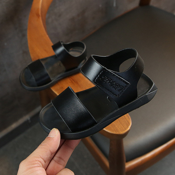 Παιδικά σανδάλια από συνθετικό δέρμα σε λευκό και μαύρο χρώμα