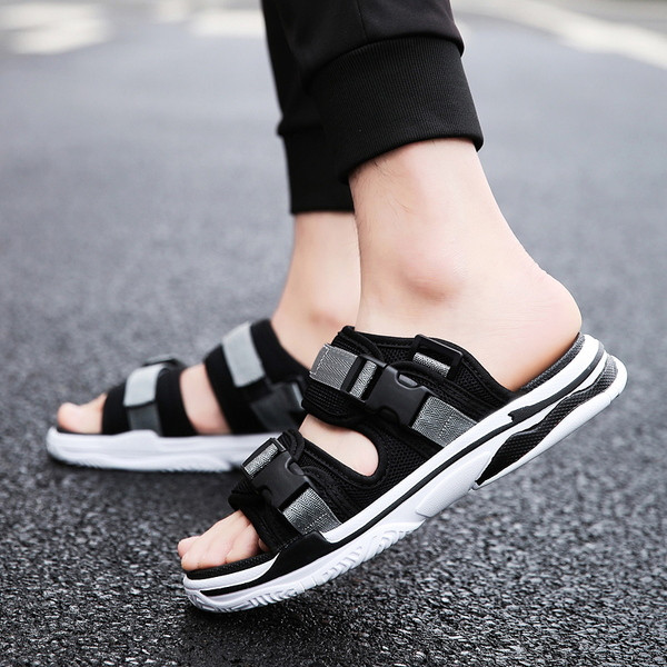 Sandale moderne pentru bărbați cu talpă plate în trei culori