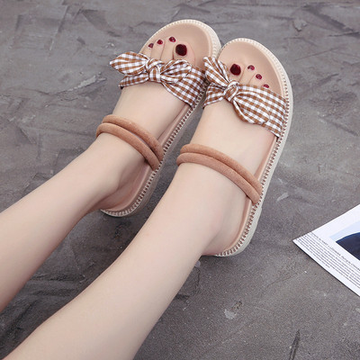 Καθημερινά γυναικεία σανδάλια σε χρώμα κρέμας με κορδέλα