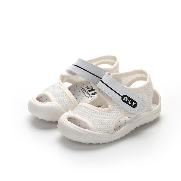 Gyermek szandál fiúknak és lányoknak négy színben