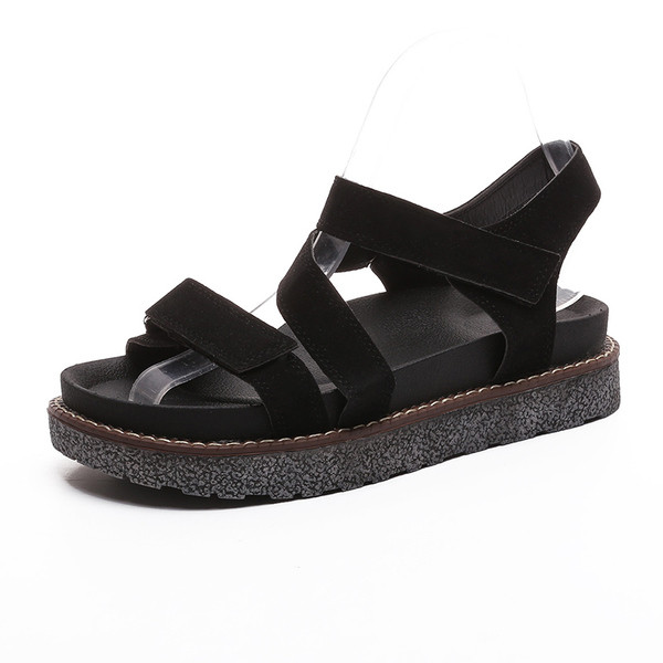 Modern női szandál három színben, matricával