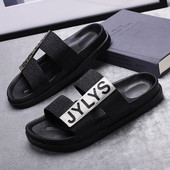 Modern férfi papucs fekete felirattal