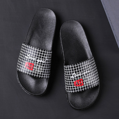 Alkalmi papucs férfiak és nők számára, különböző alkalmazásokkal