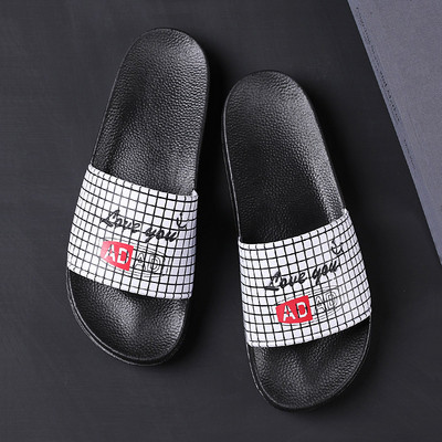 Alkalmi papucs férfiak és nők számára, különböző alkalmazásokkal