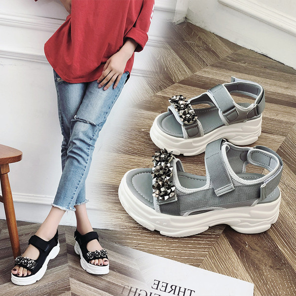 ÚJ Női szandál fekete és szürke színben folttal