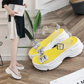 Modern női szandál fehér és sárga kövekkel