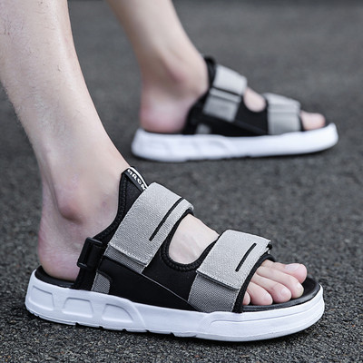 Stílusos férfi szandál több színben foltokkal