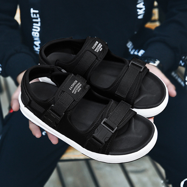 Férfi szandál három színben, lapos talppal