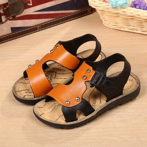 Modern gyerekszandál fiúknak két színben